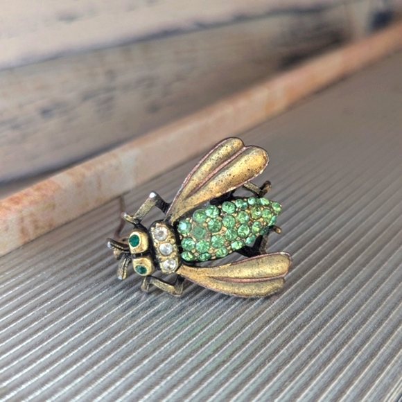 Vintage Czech Green Rhinestone Gold Tone "Fly" Estate Brooch - Picture 2 of 7